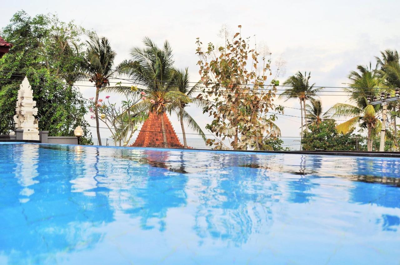 Surya Chandra Beach Bungalow Batununggul Extérieur photo