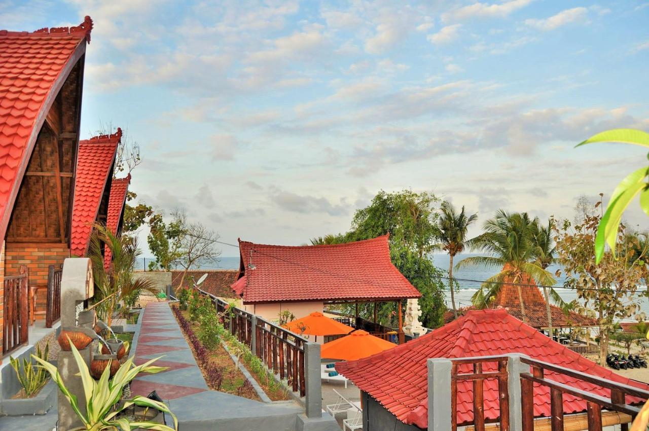 Surya Chandra Beach Bungalow Batununggul Extérieur photo