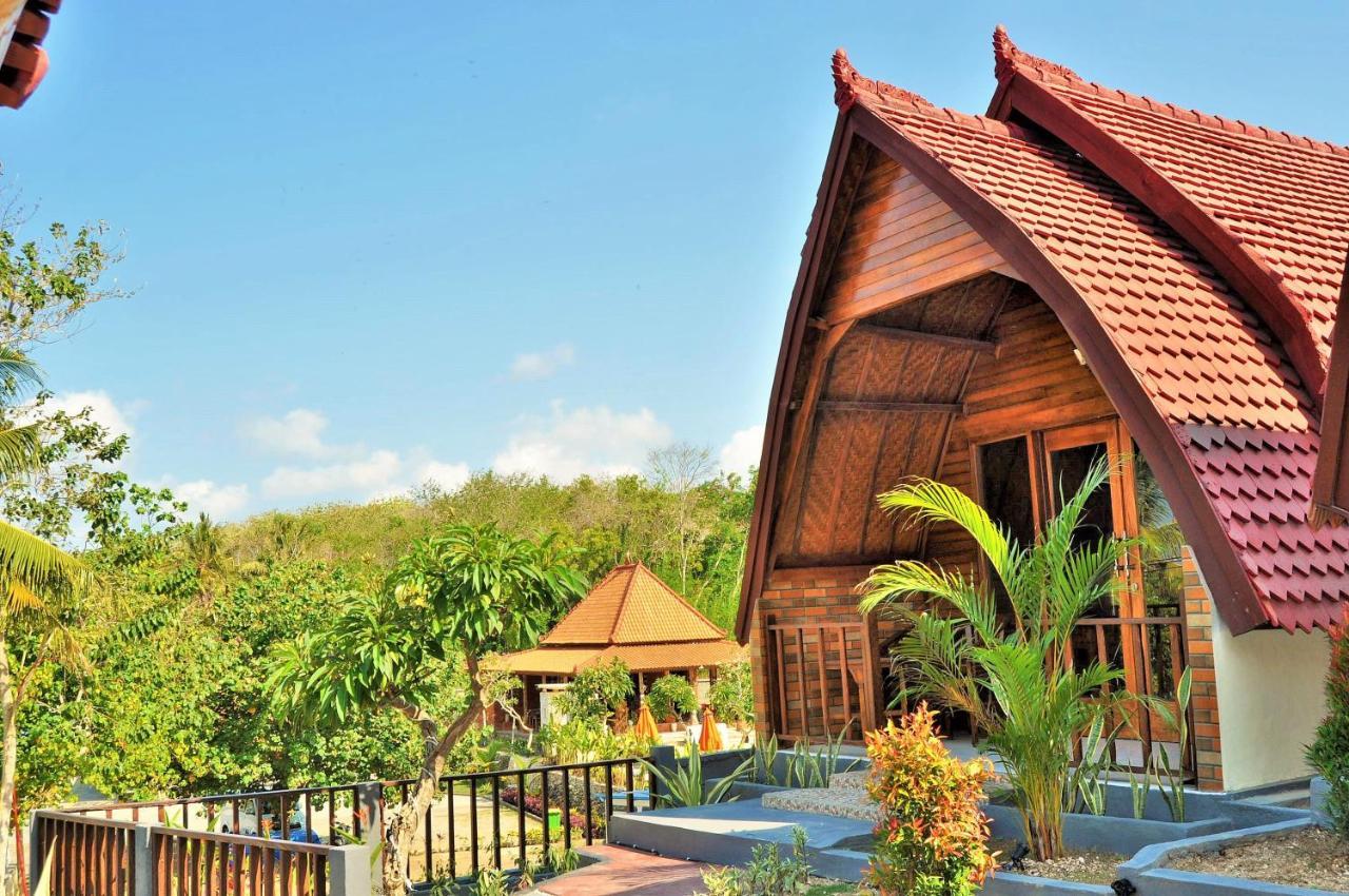 Surya Chandra Beach Bungalow Batununggul Extérieur photo