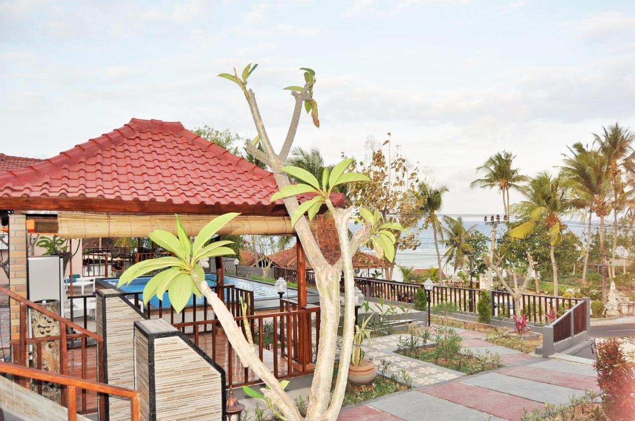 Surya Chandra Beach Bungalow Batununggul Extérieur photo
