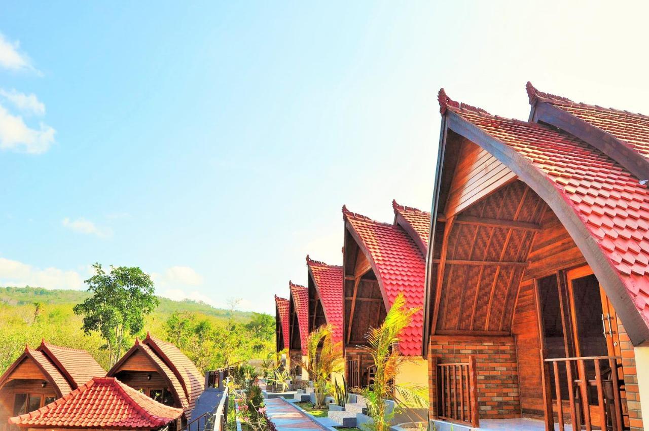 Surya Chandra Beach Bungalow Batununggul Extérieur photo