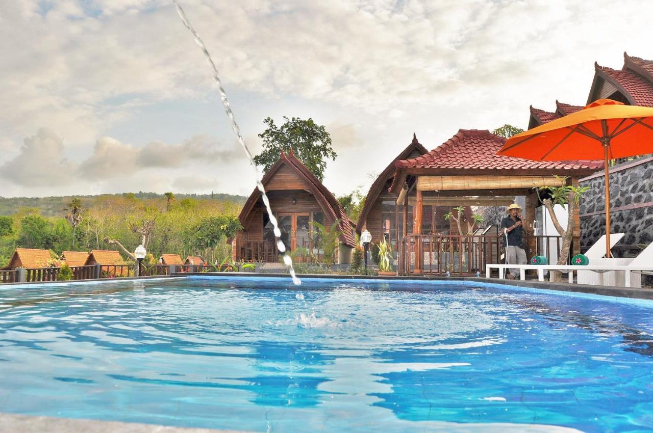 Surya Chandra Beach Bungalow Batununggul Extérieur photo