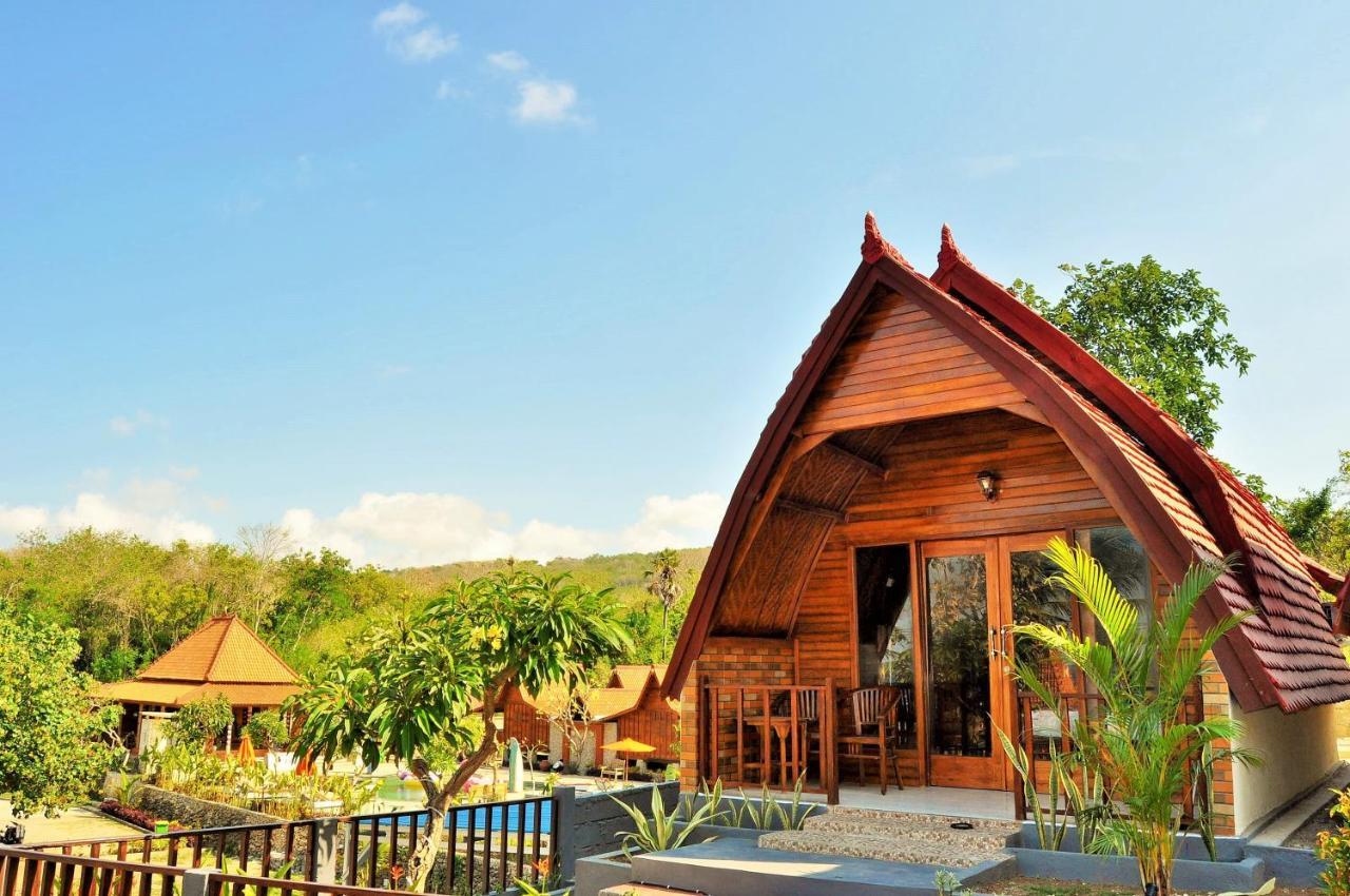 Surya Chandra Beach Bungalow Batununggul Extérieur photo