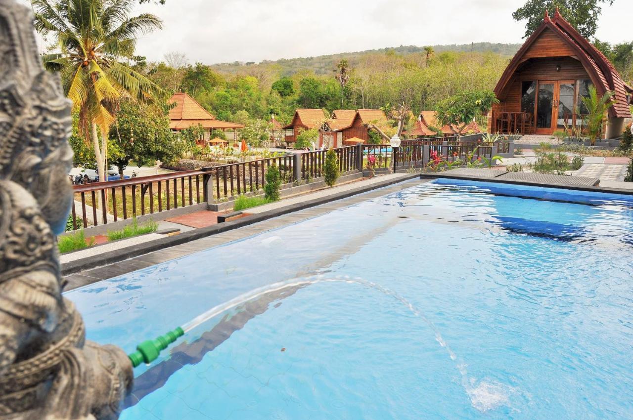 Surya Chandra Beach Bungalow Batununggul Extérieur photo
