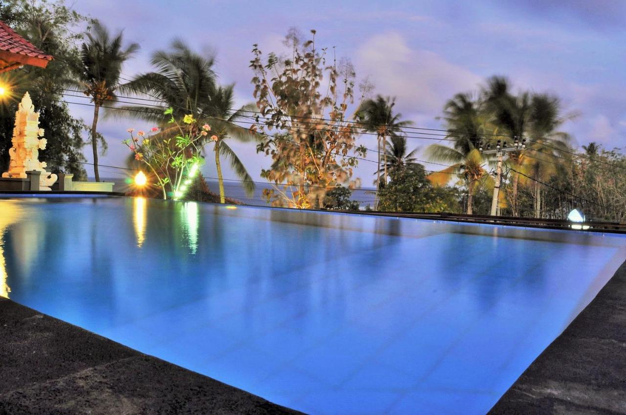 Surya Chandra Beach Bungalow Batununggul Extérieur photo