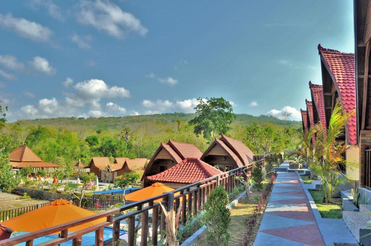 Surya Chandra Beach Bungalow Batununggul Extérieur photo