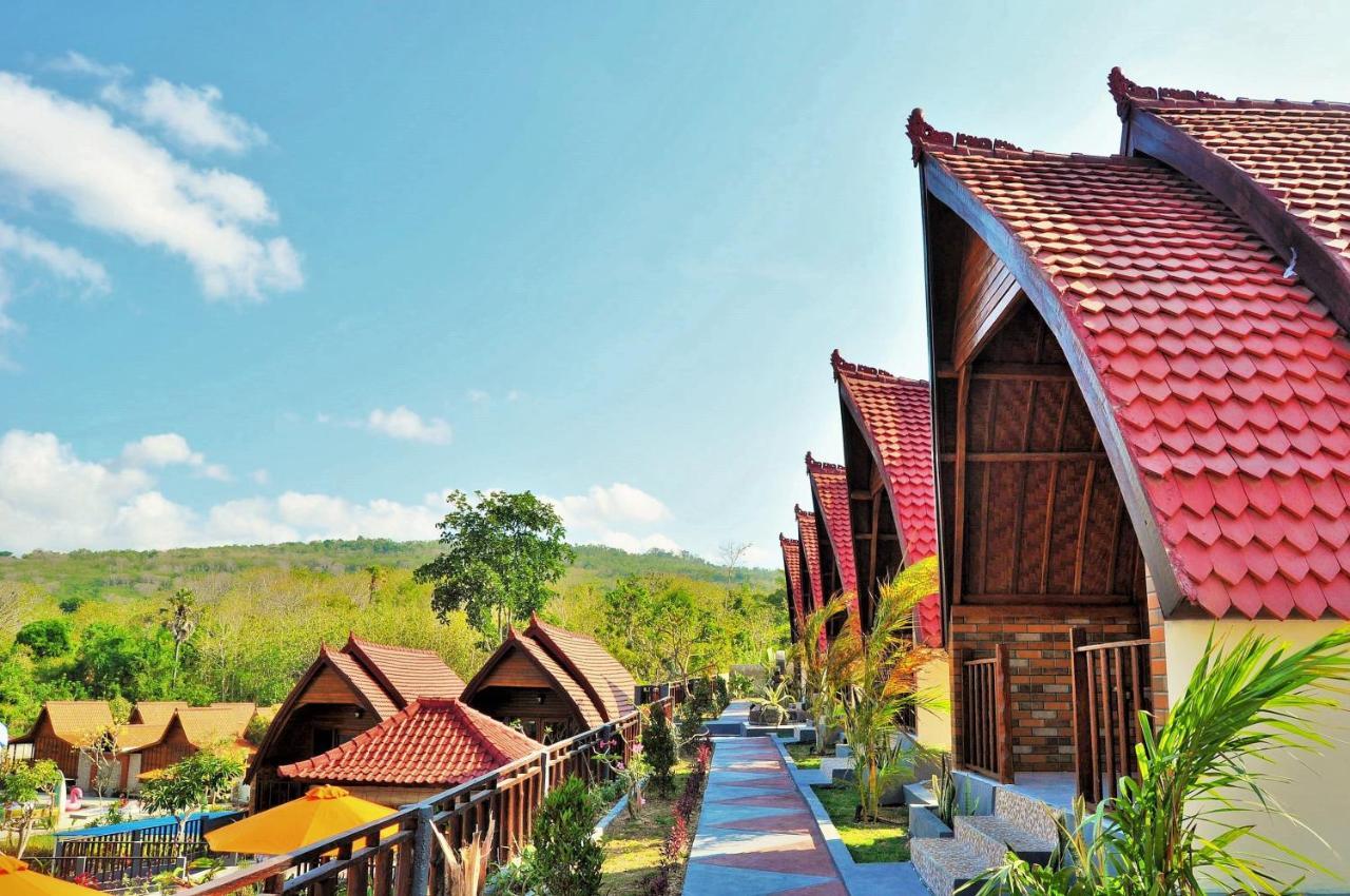 Surya Chandra Beach Bungalow Batununggul Extérieur photo