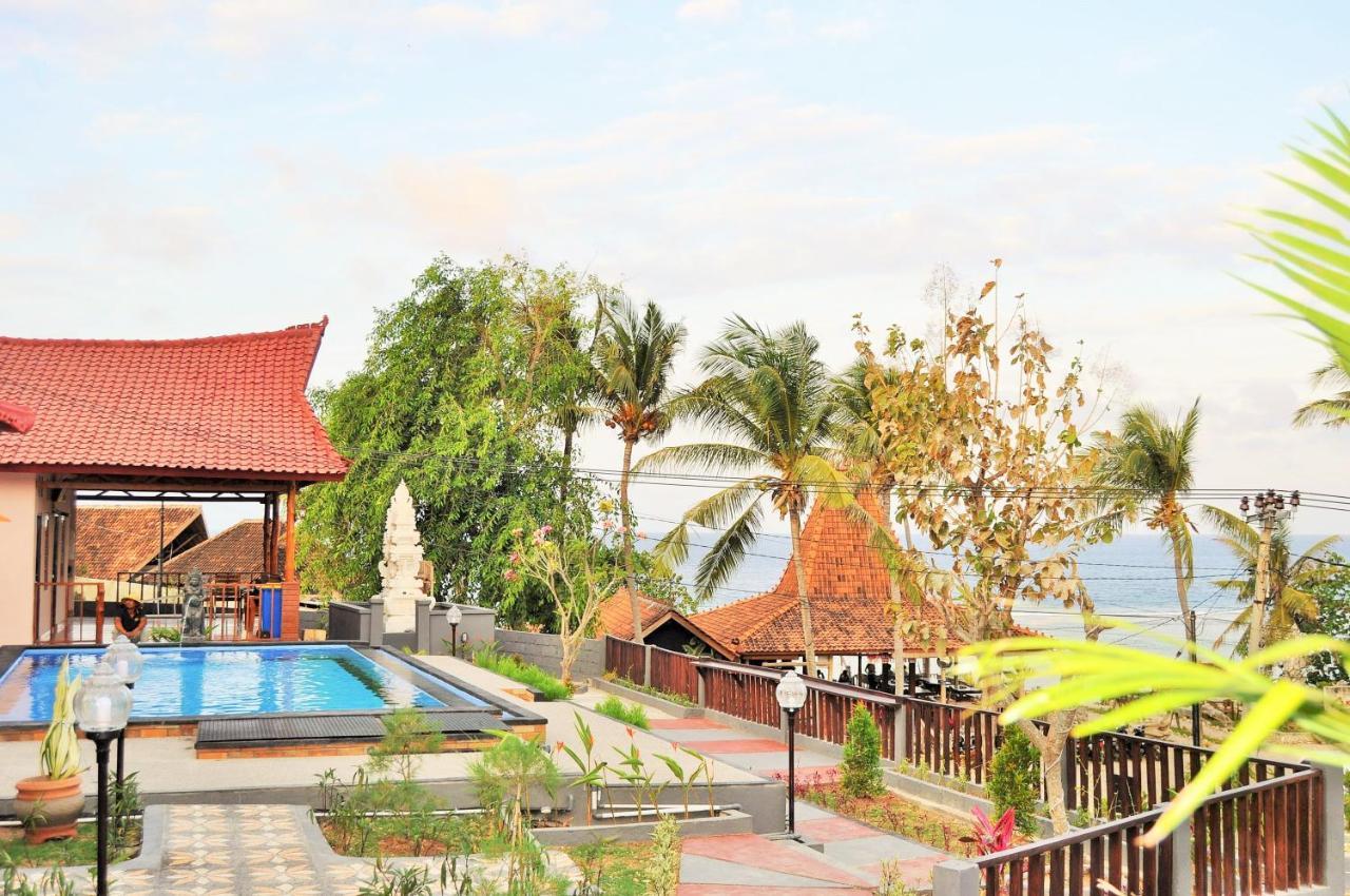 Surya Chandra Beach Bungalow Batununggul Extérieur photo