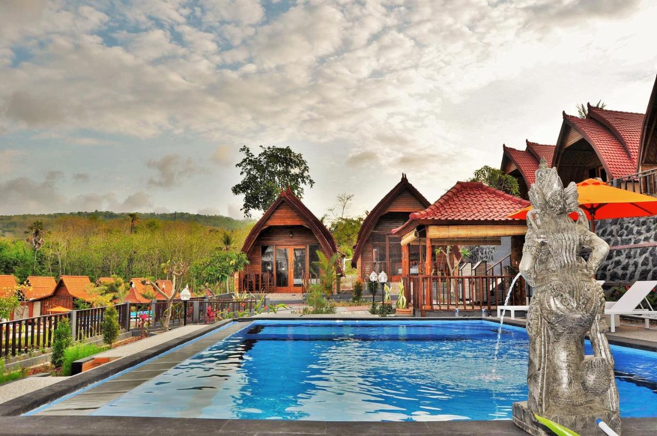 Surya Chandra Beach Bungalow Batununggul Extérieur photo