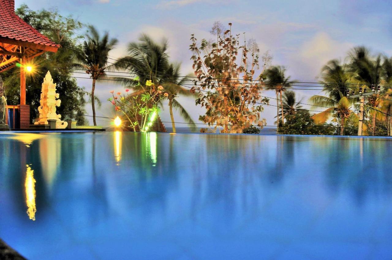Surya Chandra Beach Bungalow Batununggul Extérieur photo