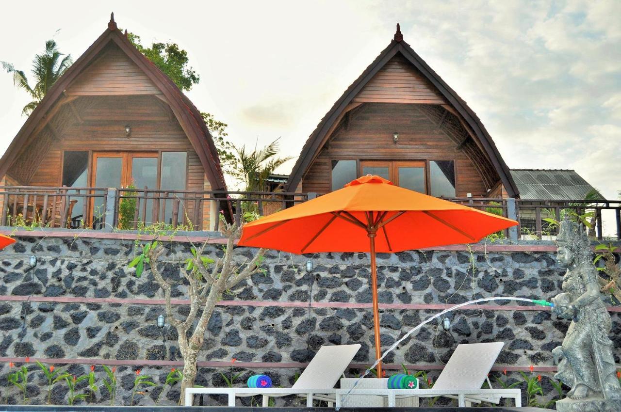 Surya Chandra Beach Bungalow Batununggul Extérieur photo