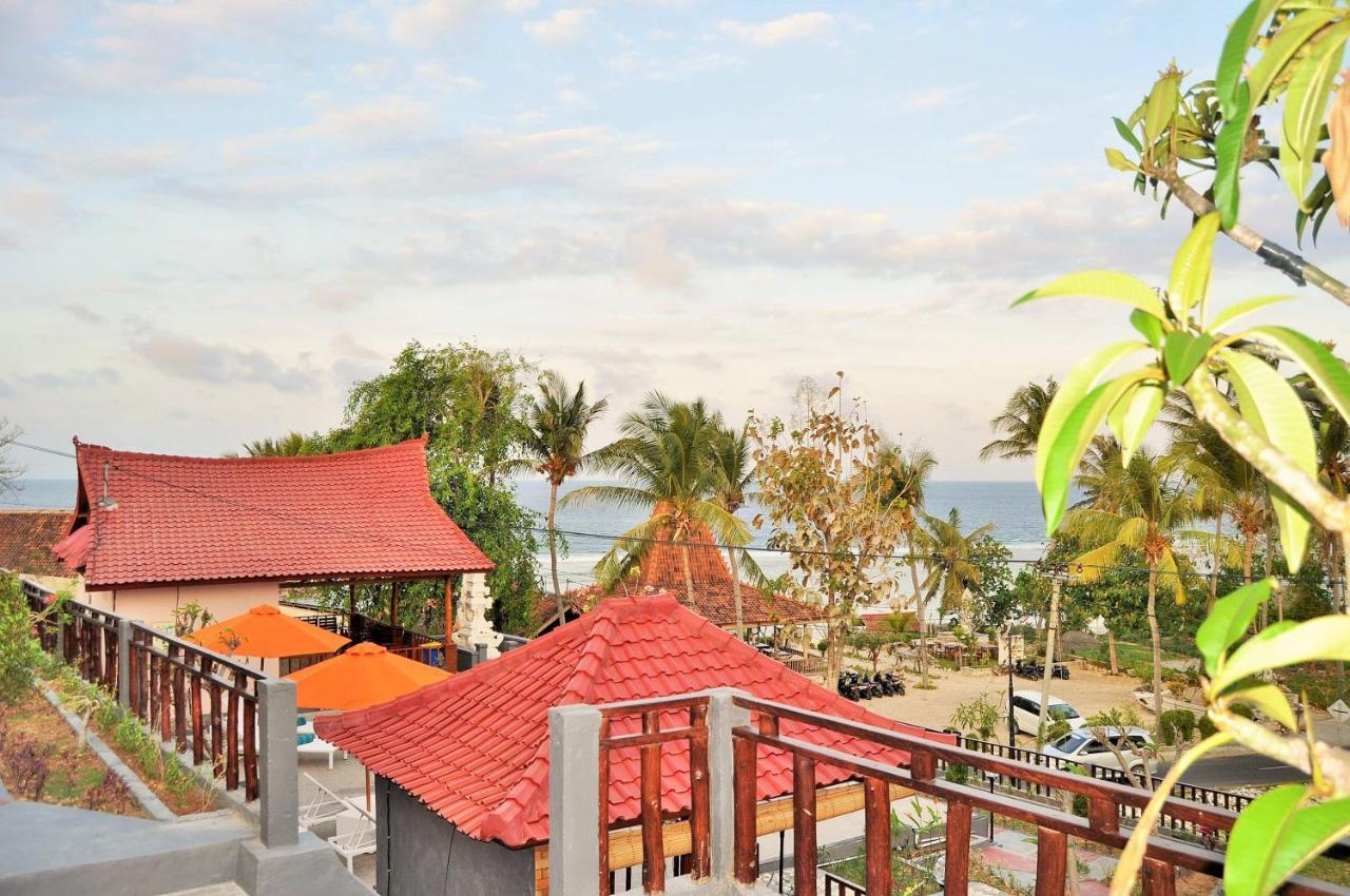 Surya Chandra Beach Bungalow Batununggul Extérieur photo