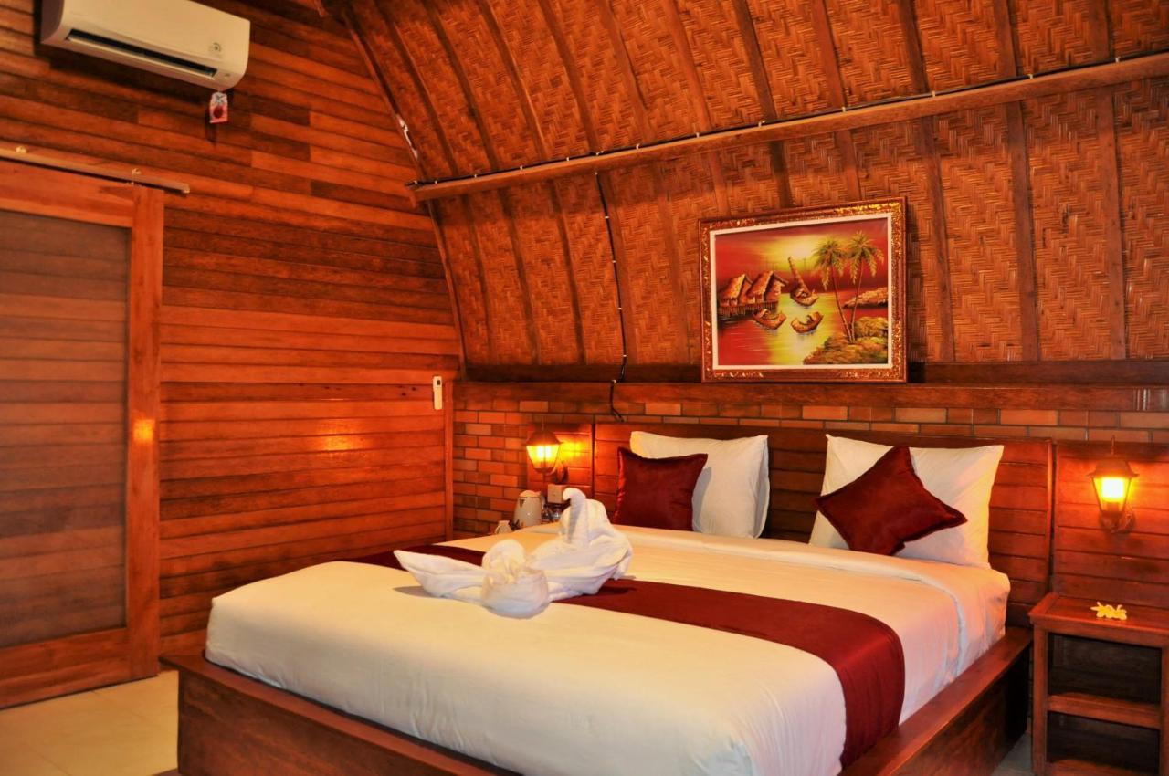 Surya Chandra Beach Bungalow Batununggul Extérieur photo