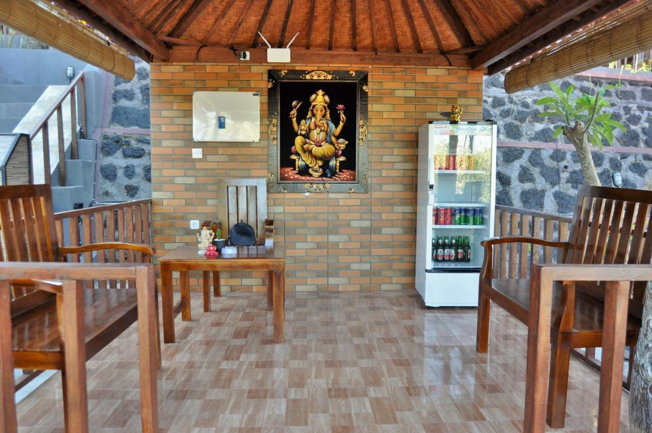 Surya Chandra Beach Bungalow Batununggul Extérieur photo