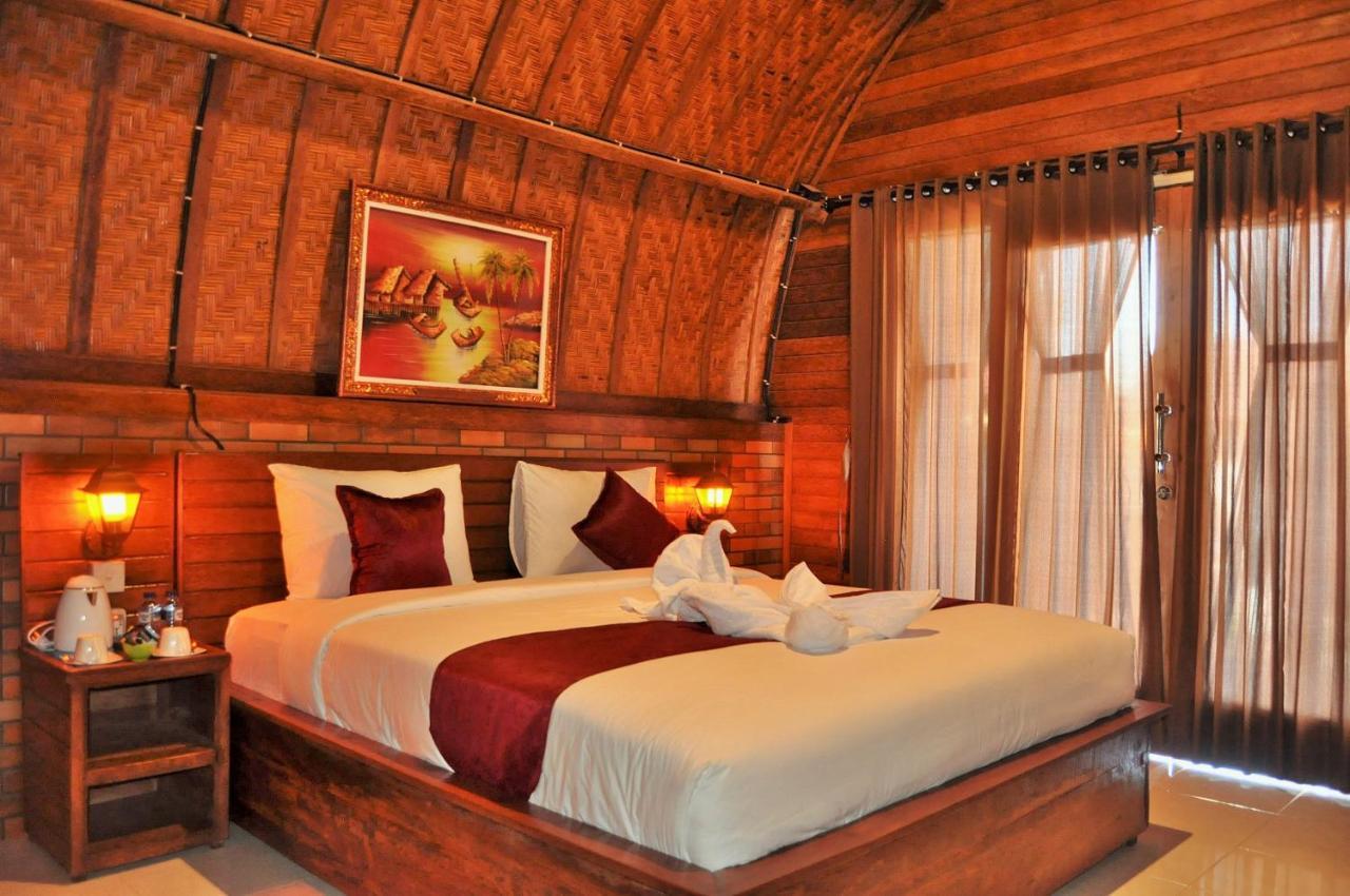 Surya Chandra Beach Bungalow Batununggul Extérieur photo