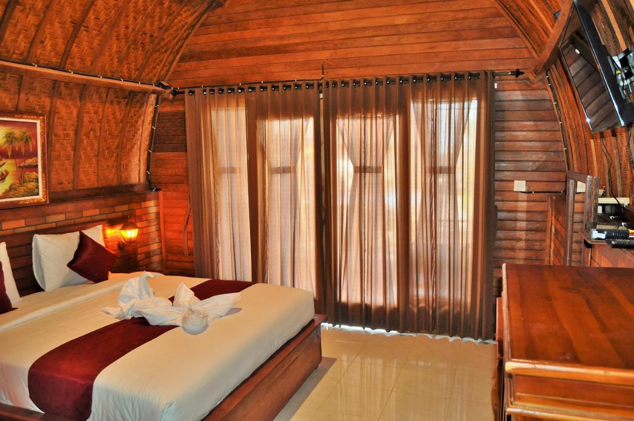 Surya Chandra Beach Bungalow Batununggul Extérieur photo